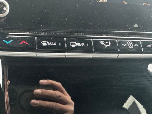 Used 2024 Jeep Wagoneer Series III image 38