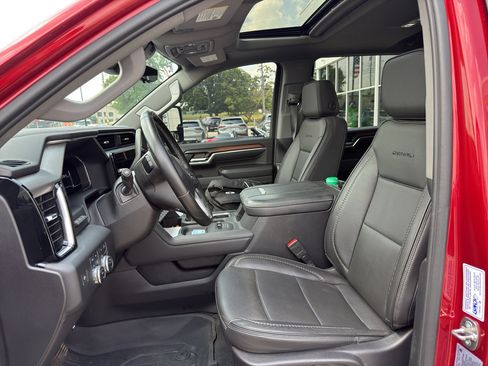 Used 2024 GMC Sierra 2500 Denali w/ Technology Package AWD/4WD image 7