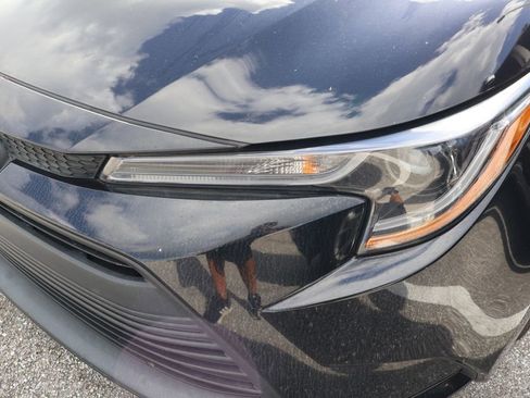 Used 2024 Toyota Corolla LE FWD image 3