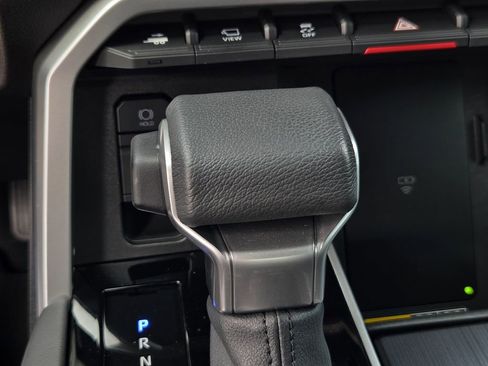 Used 2025 Toyota Tundra Platinum AWD/4WD image 20