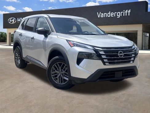 Used 2024 Nissan Rogue S image 1