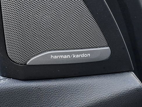 Used 2023 BMW X5 xDrive40i w/ M Sport Package image 11