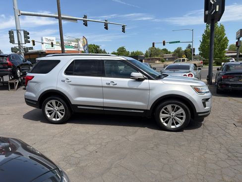 Used 2018 Ford Explorer Limited AWD/4WD image 9