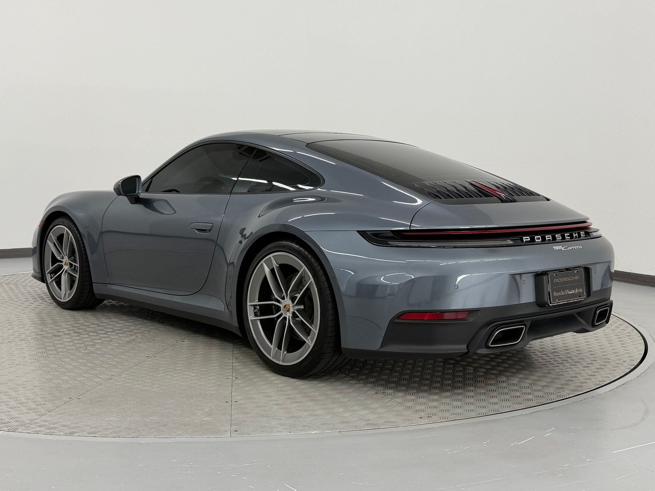 Certified 2025 Porsche 911 Carrera RWD image 3