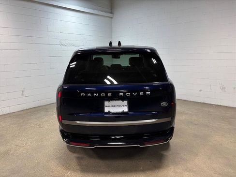 Used 2023 Land Rover Range Rover SE image 8