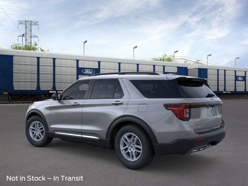 Certified 2025 Ford Explorer Active w/ Active Comfort Package RWD image 4