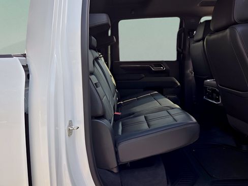 Used 2024 Chevrolet Silverado 2500 High Country w/ High Country Premium Package AWD/4WD image 14