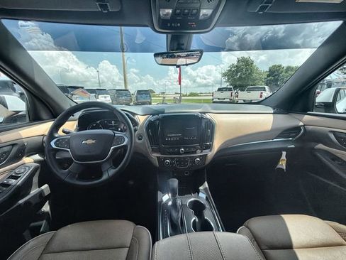 Used 2023 Chevrolet Traverse Premier w/ LPO, Cargo Package FWD image 19