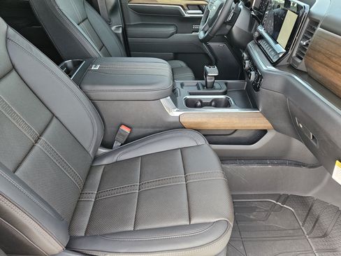 New 2026 Chevrolet Silverado 1500 High Country AWD/4WD image 10