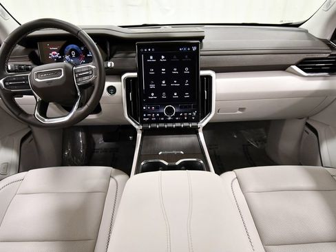 Used 2024 GMC Acadia Denali FWD image 3