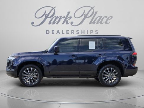 Used 2025 Lexus GX 550 w/ Cold Area Package AWD/4WD image 2