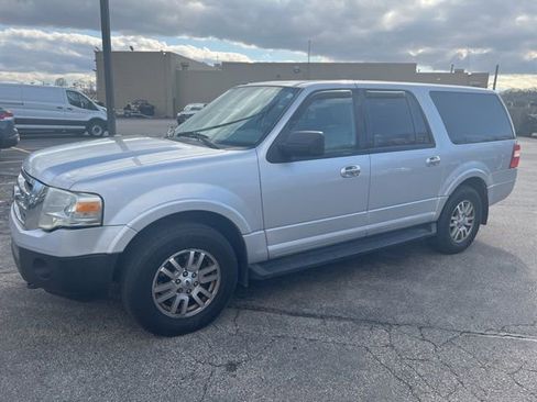 Used 2011 Ford Expedition EL XLT image 3