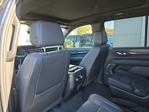 Used 2021 GMC Yukon Denali w/ Denali Premium Package image 18