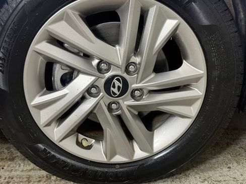 Used 2019 Hyundai Elantra Value Edition FWD image 11