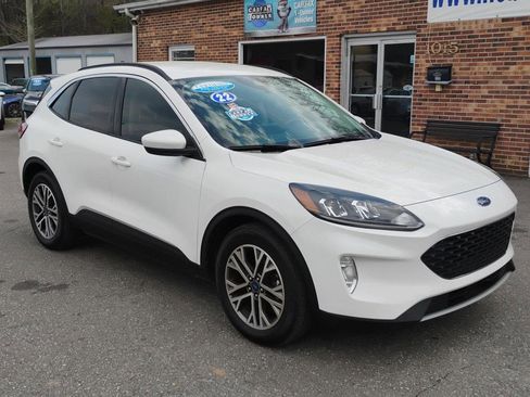 Used 2022 Ford Escape SEL w/ Technology Package FWD image 3