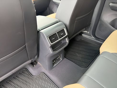 Used 2025 Volkswagen Atlas Cross Sport SE w/ Panoramic Sunroof Package image 25