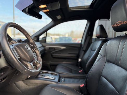 Used 2023 Honda Passport TrailSport image 12