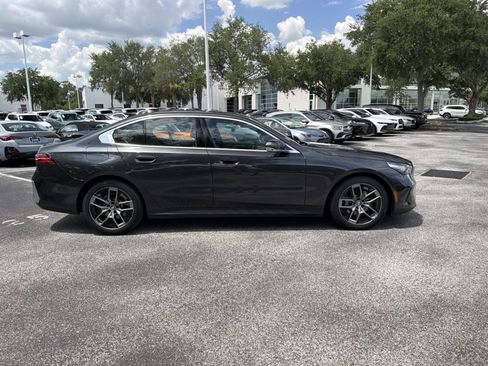 Used 2026 BMW 530i RWD image 3