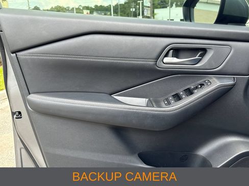 Used 2024 Nissan Rogue SV w/ SV Premium Package FWD image 3