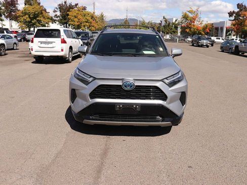 Used 2022 Toyota RAV4 SE w/ Convenience Package AWD/4WD image 2