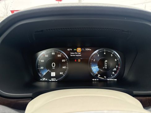 Used 2017 Volvo S90 T6 Momentum w/ Vision Package image 28