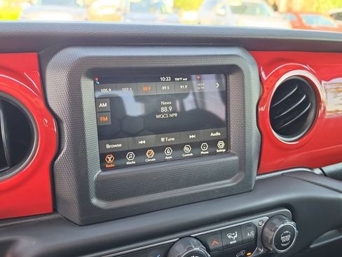 Used 2023 Jeep Gladiator Sport AWD/4WD image 22