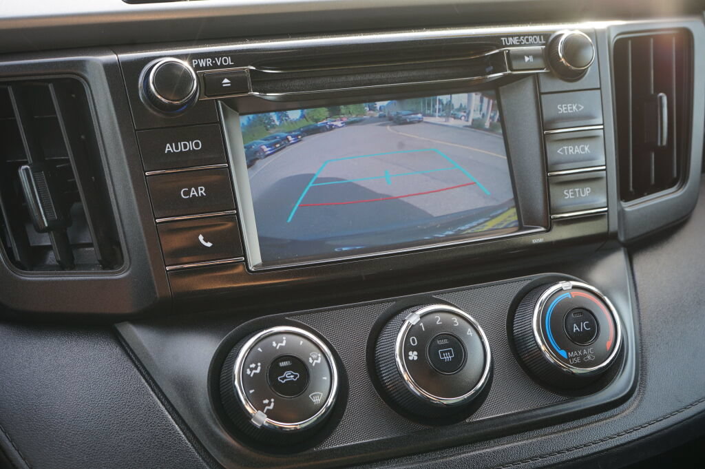 Used 2018 Toyota RAV4 LE w/ All Weather Liner Package FWD image 22