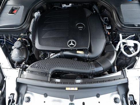 Used 2020 Mercedes-Benz GLC 300 4MATIC image 30