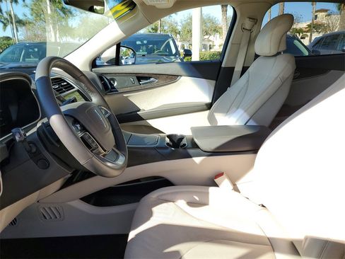 Used 2019 Lincoln Nautilus Reserve image 21