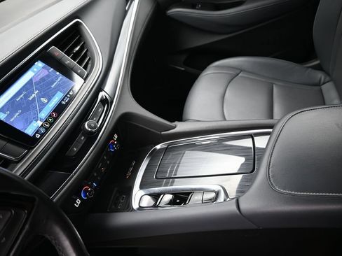 Used 2024 Buick Enclave Premium AWD/4WD image 19