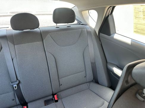 Used 2025 Kia K4 FWD image 36