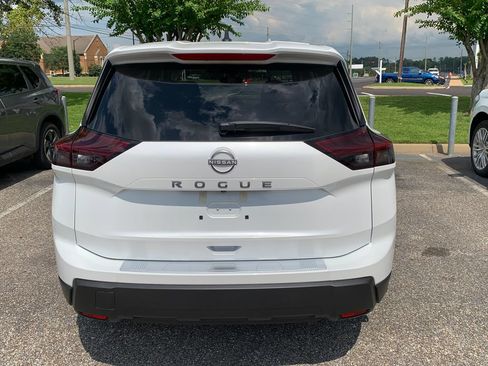 New 2026 Nissan Rogue SV FWD image 4