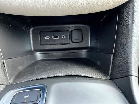 Used 2023 Chevrolet Equinox LS image 25