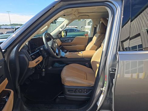 Used 2025 INFINITI QX80 Sensory AWD/4WD image 3