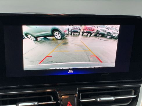 Used 2025 Chevrolet TrailBlazer LT w/ Driver Confidence Package image 17