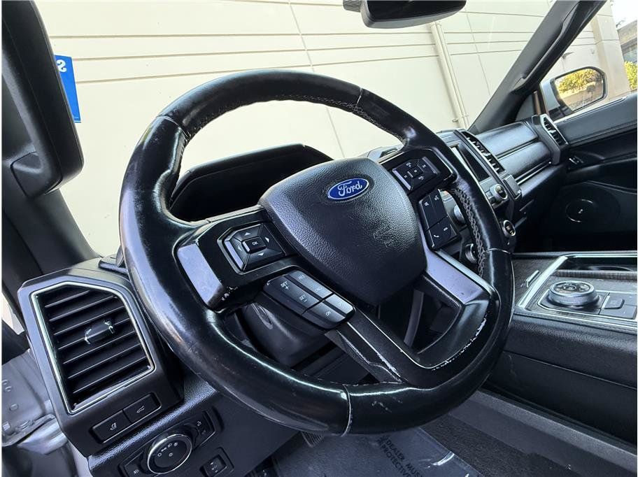 Used 2019 Ford Expedition Limited RWD image 12