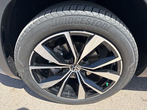 New 2026 Volkswagen Atlas SEL Premium R-Line AWD/4WD image 9