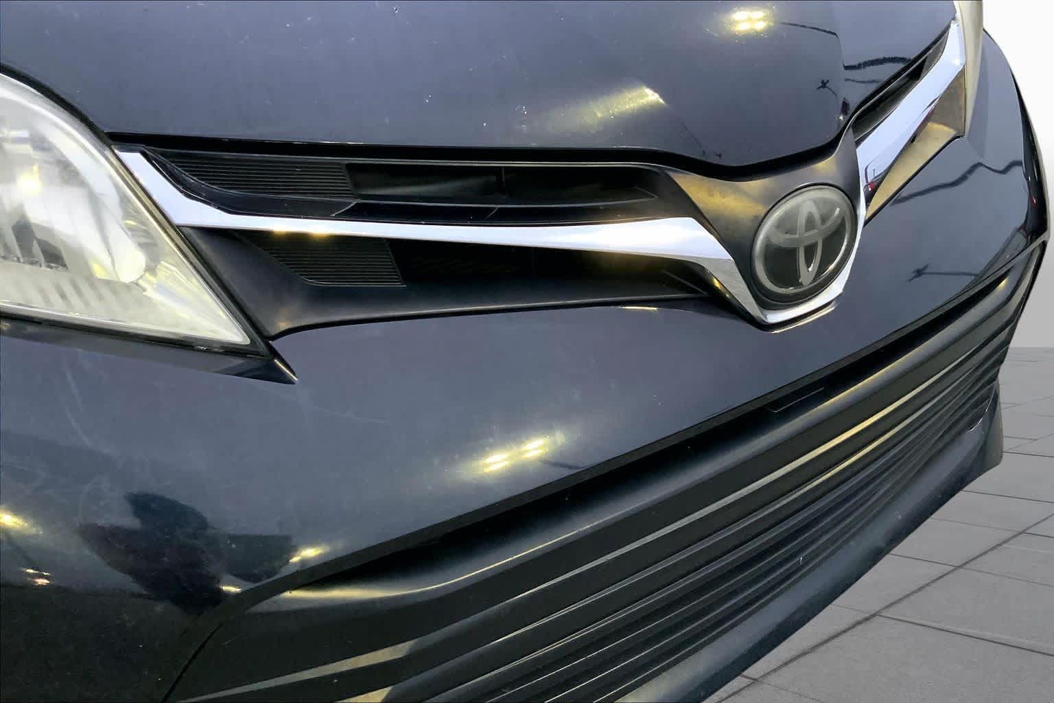 Used 2018 Toyota Sienna LE FWD image 27