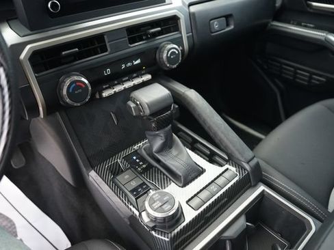 Used 2024 Toyota Tacoma TRD Off-Road AWD/4WD image 28
