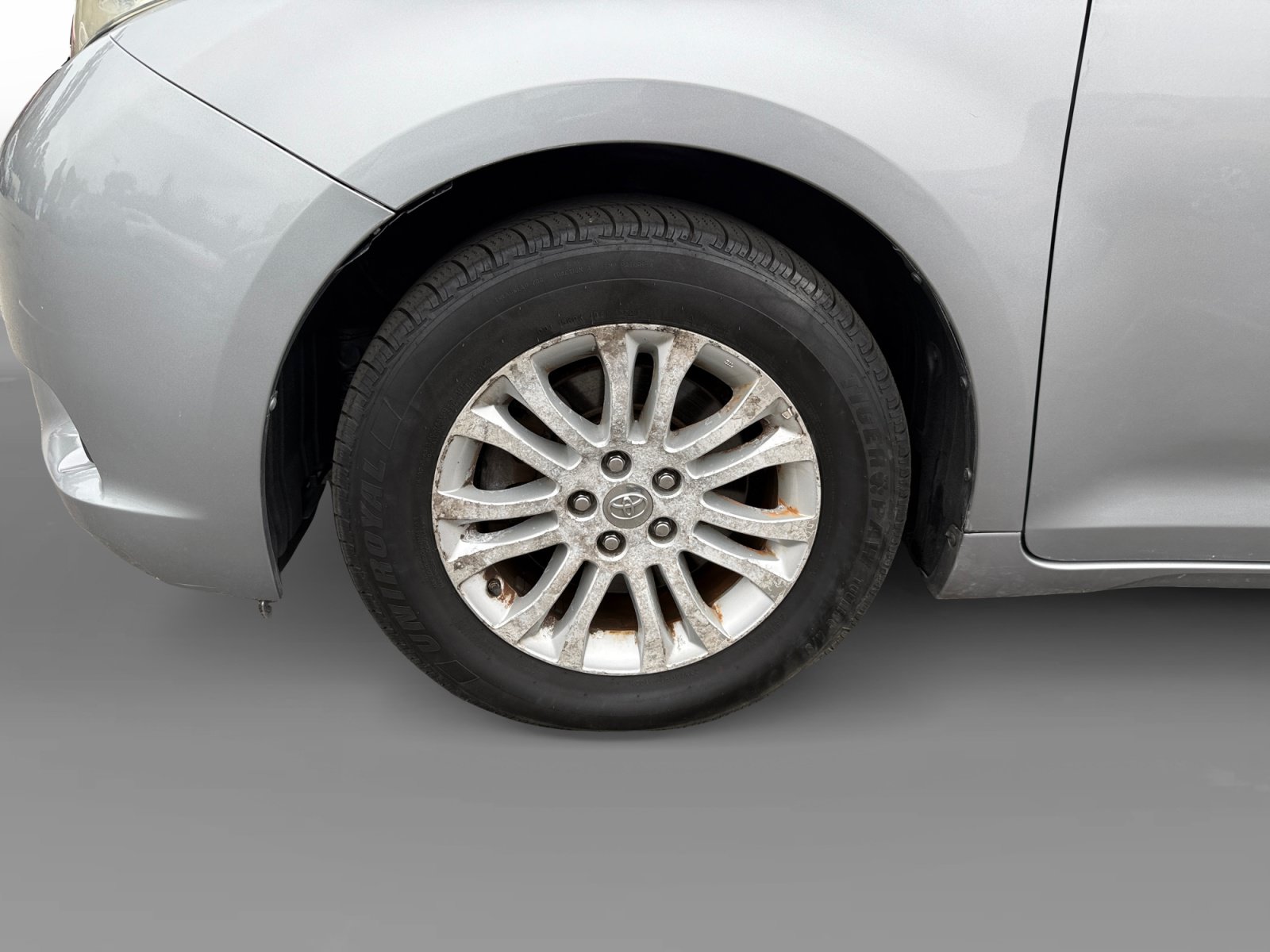 Used 2012 Toyota Sienna XLE FWD image 9