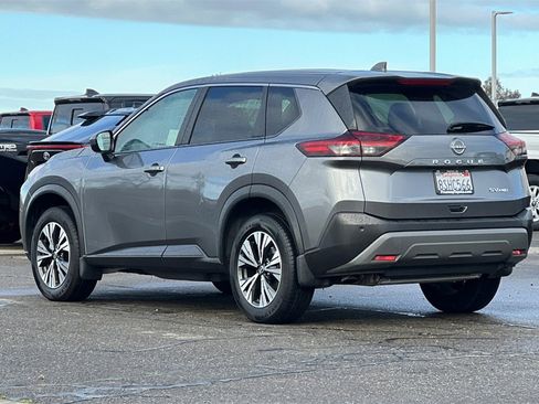 Used 2023 Nissan Rogue SV image 7