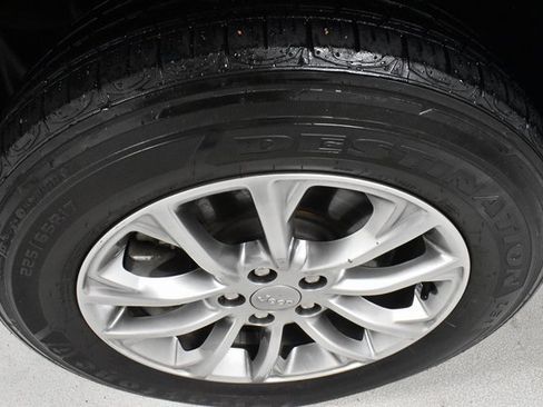 Used 2022 Jeep Cherokee Latitude Lux image 9