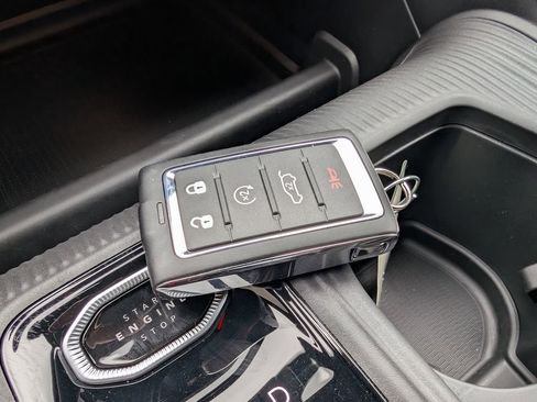 New 2026 Jeep Cherokee Overland image 16