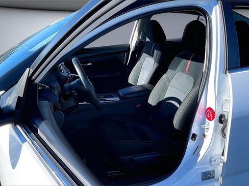 Certified 2025 Nissan Sentra SR image 20