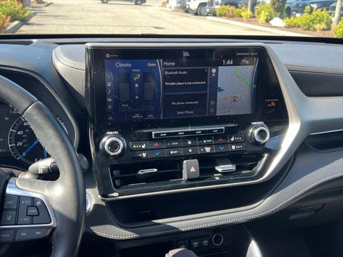 Certified 2021 Toyota Highlander Platinum AWD/4WD image 20