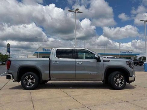 Used 2025 GMC Sierra 1500 SLT AWD/4WD image 5