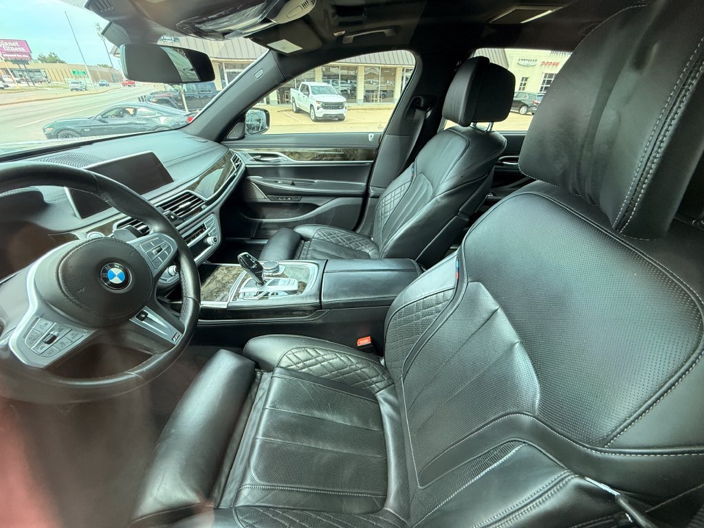 Used 2020 BMW 740i w/ M Sport Package RWD image 25