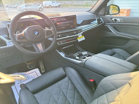 New 2026 BMW X5 xDrive40i w/ M Sport Package AWD/4WD image 11