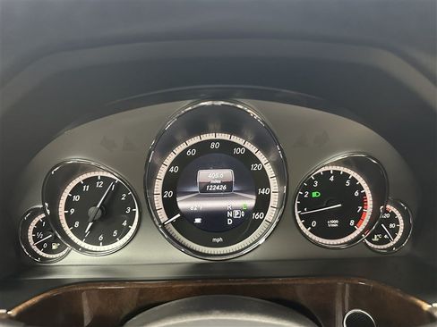 Used 2013 Mercedes-Benz E 350 4MATIC Sedan image 25