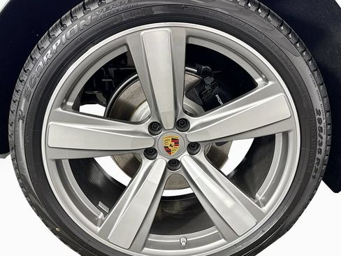 Used 2026 Porsche Macan AWD/4WD image 34